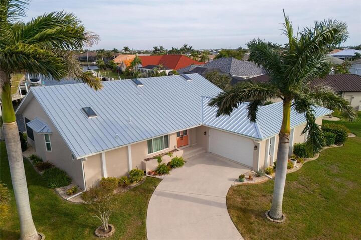 Property Photo: 3324 Trinidad Court FL 33950