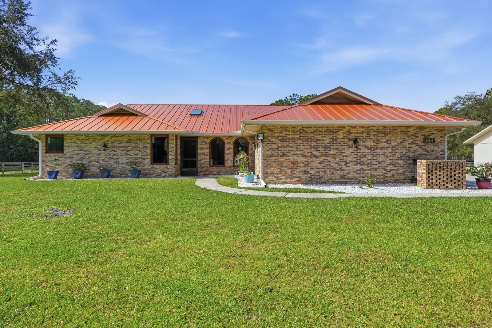 Property Photo: 460 Spring Forest Drive FL 32168