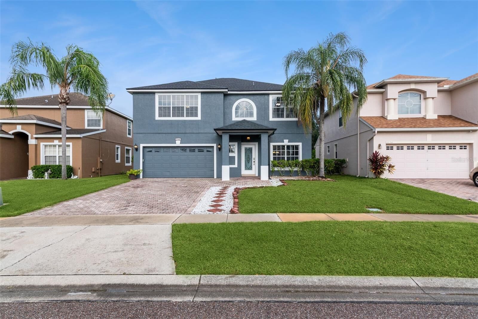 Property Photo: 5768 Los Palma Vista Drive FL 32837