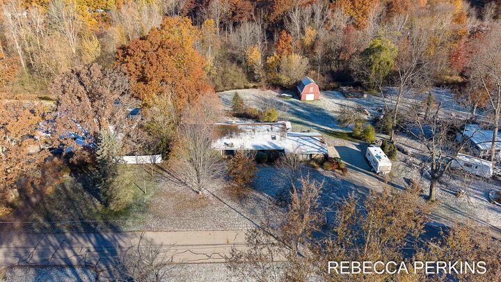 Property Photo: 14705 Valley View Avenue MI 49424