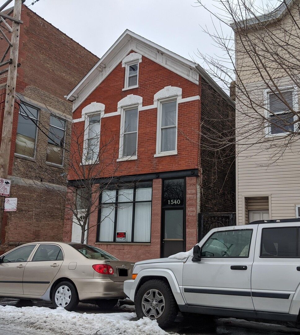 Property Photo: 1540 W 17th Street 2 IL 60608