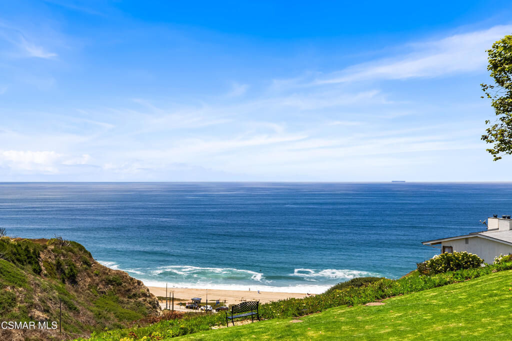 Property Photo:  6766 Las Olas Way  CA 90265 