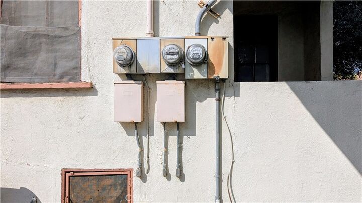 Property Photo:  1638 Cortez Street  CA 90026 