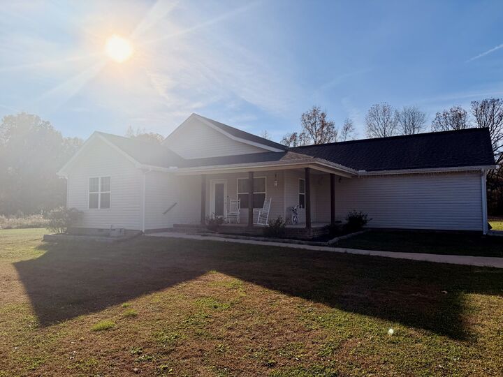 Property Photo: 658 Springwater Dr TN 38483