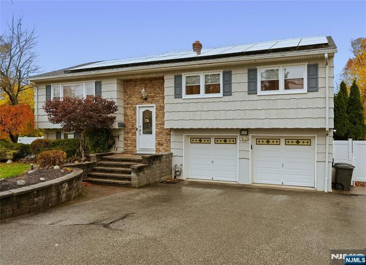 Property Photo:  286 Spruce Avenue  NJ 07630 