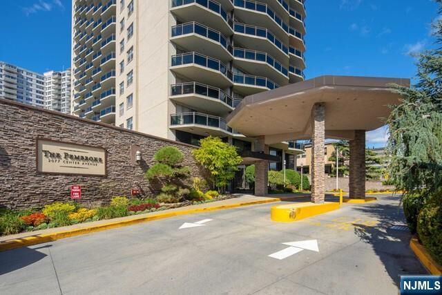 Property Photo:  2077 Center Street 9B  NJ 07024 