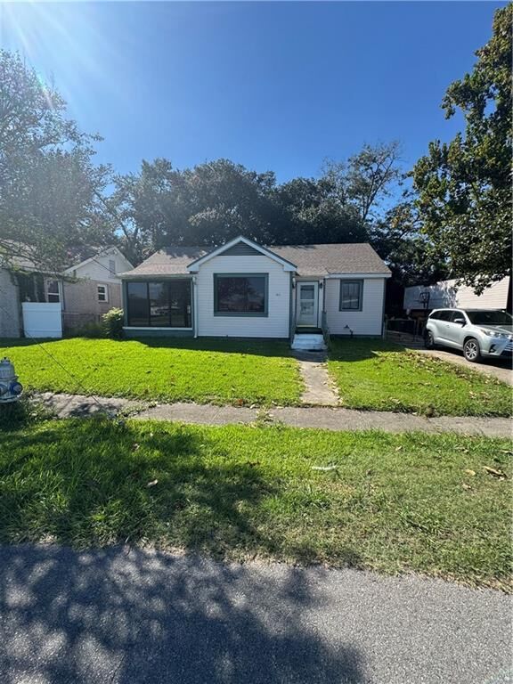 Property Photo:  517 Hanson Place  LA 70062 