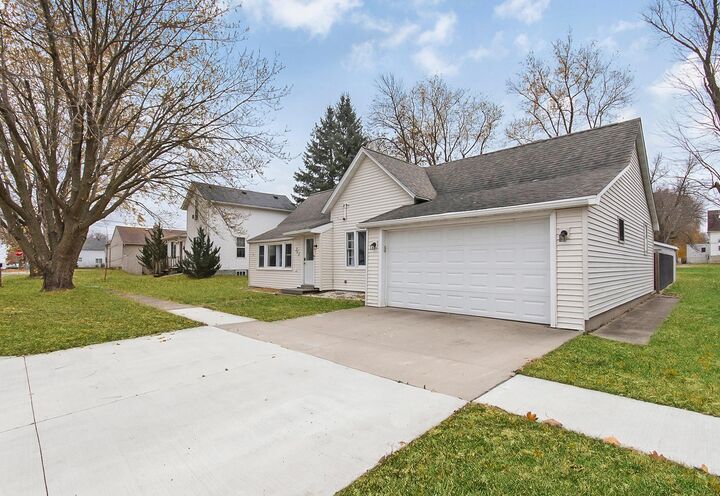 Property Photo:  215 Irvin Street  MN 55985 