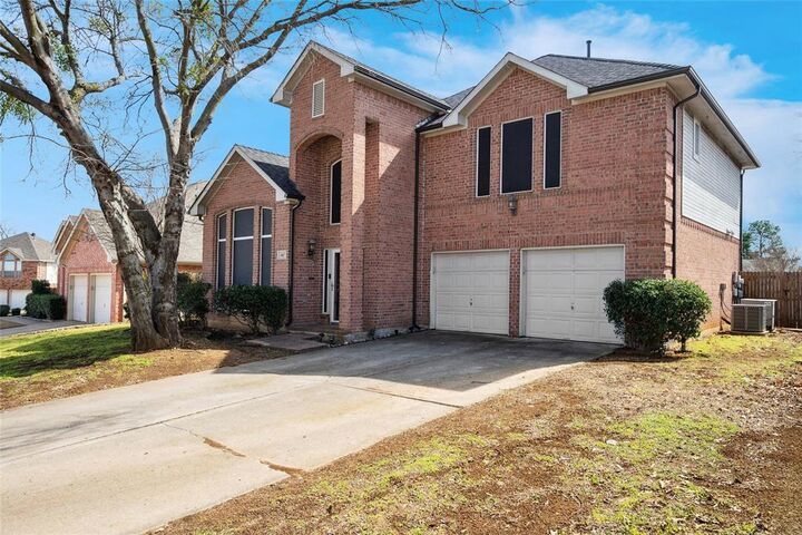 Property Photo:  807 Peterstow Drive  TX 76039 
