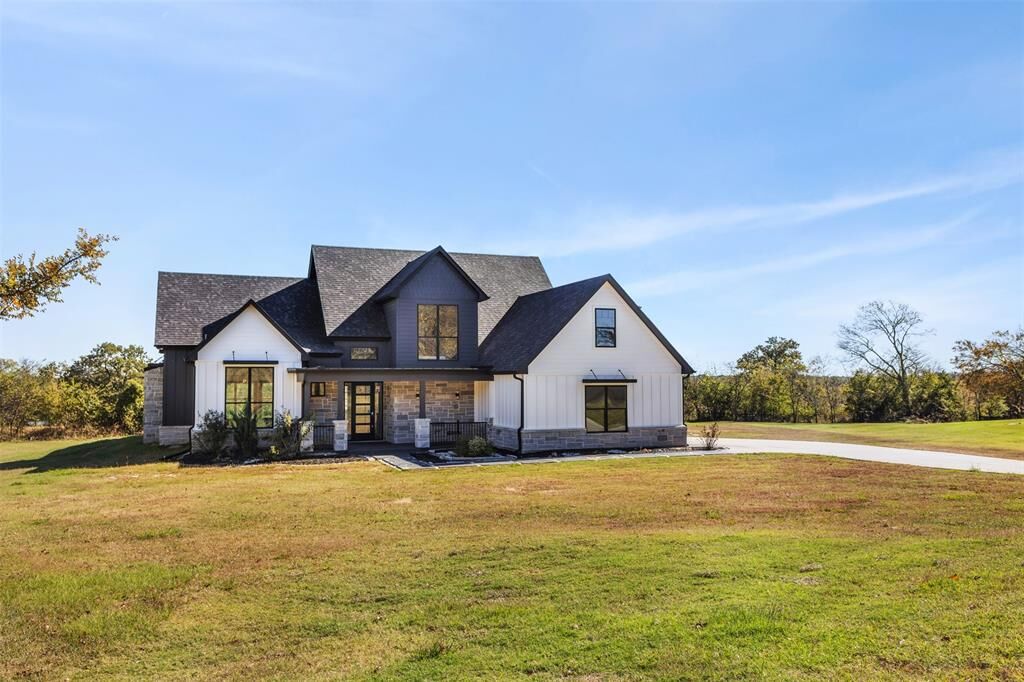 Property Photo: 239 Nelson Drive TX 75482