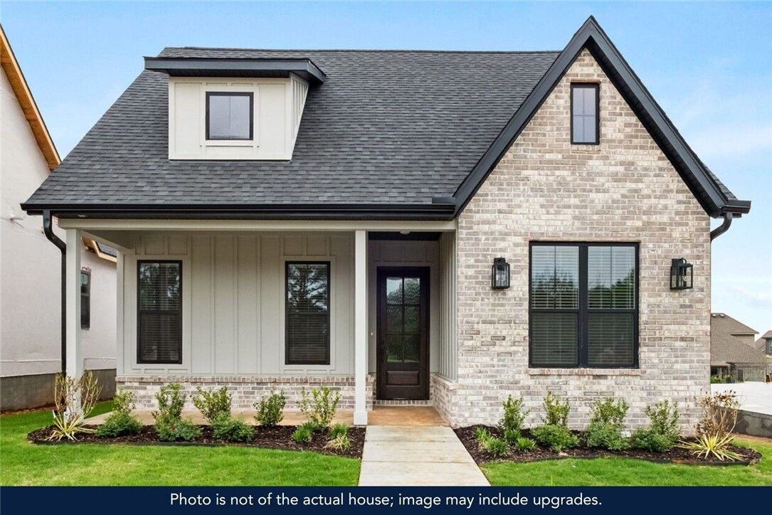 Property Photo:  4018 W West Drive  AR 72758 