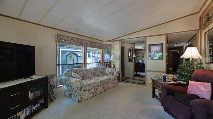 Property Photo: 21 Brophy Way Unit 17 OR 97539