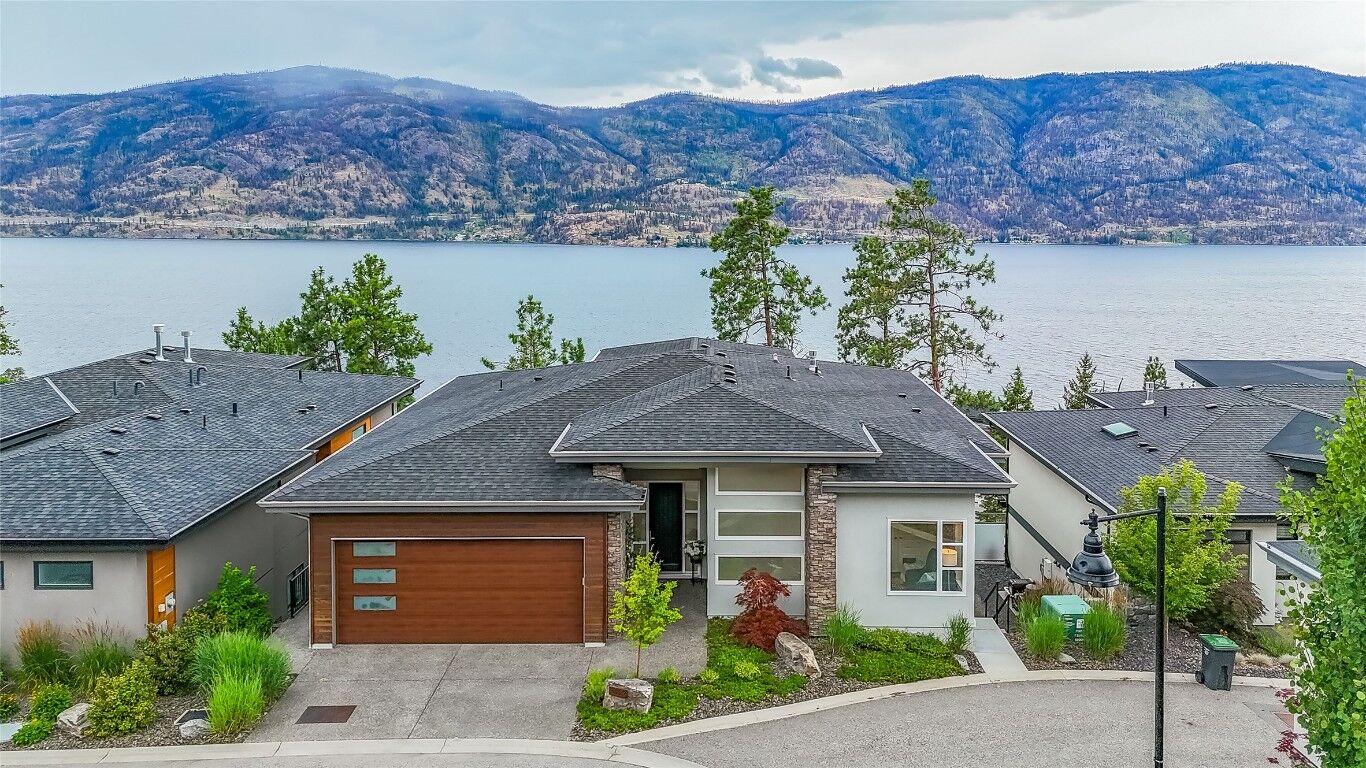 Photo de la propriété:  3452 Blue Grass Lane  BC V1V 3G1 