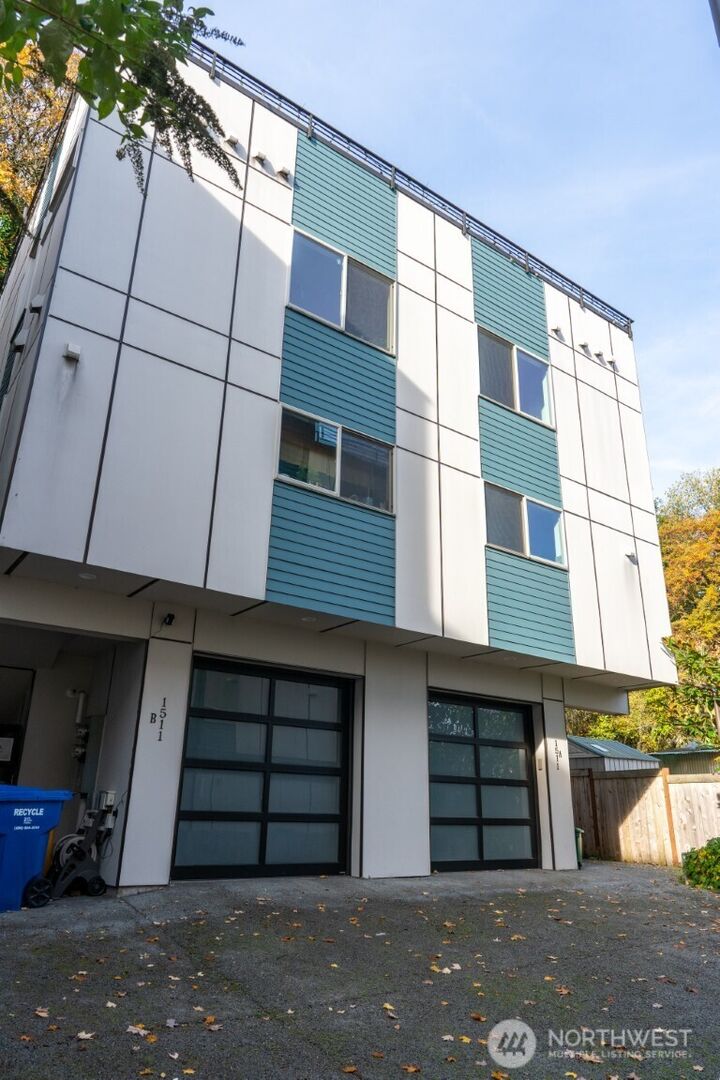 Property Photo: 1511 Sturgus Avenue S A WA 98144