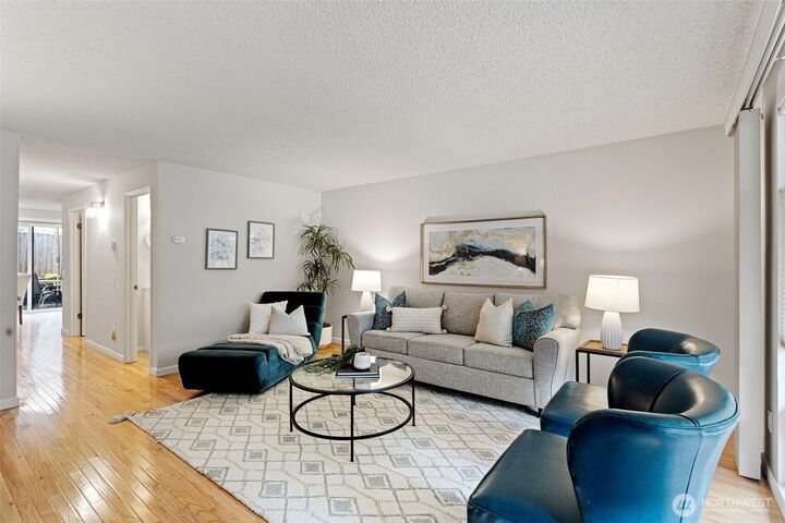 Property Photo:  20714  76th Avenue W 11  WA 98026 