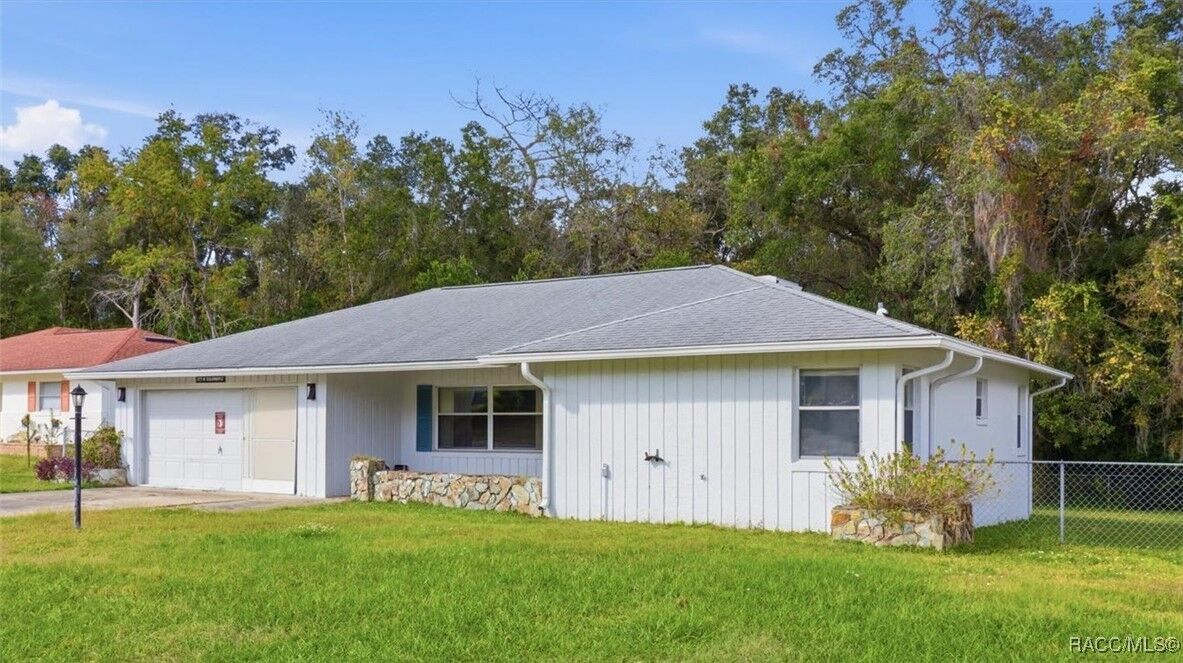 Property Photo:  377 W Sugarmaple Lane  FL 34465 