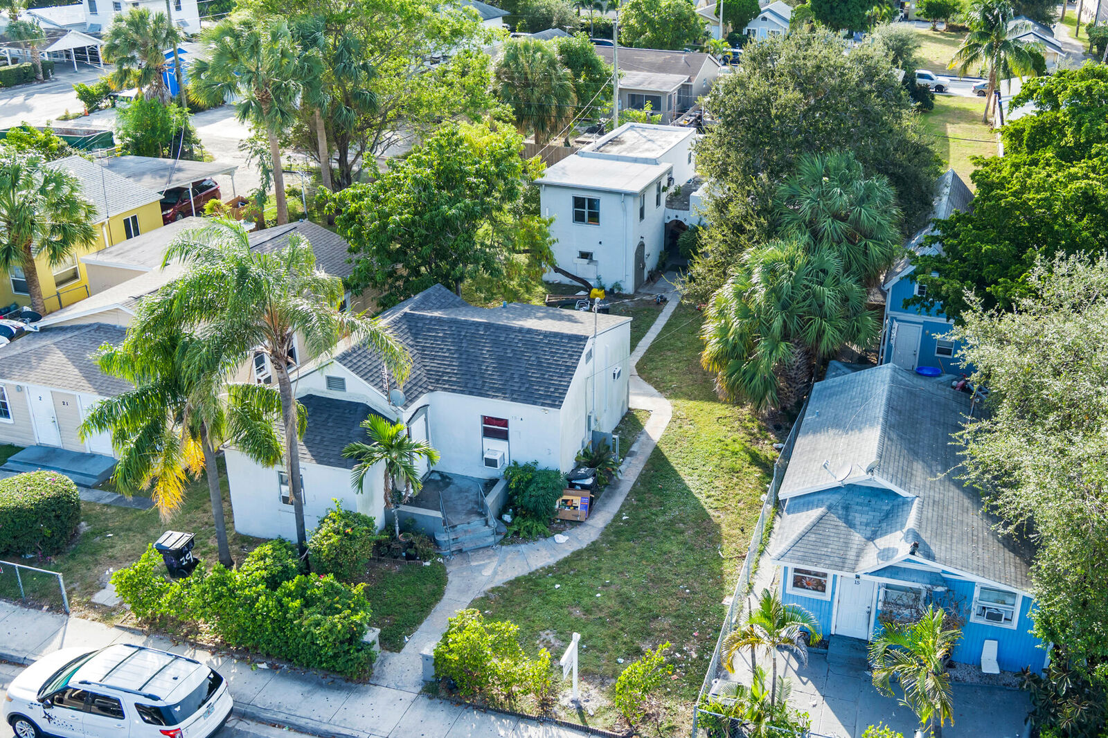 Property Photo:  19 S E Street  FL 33460 