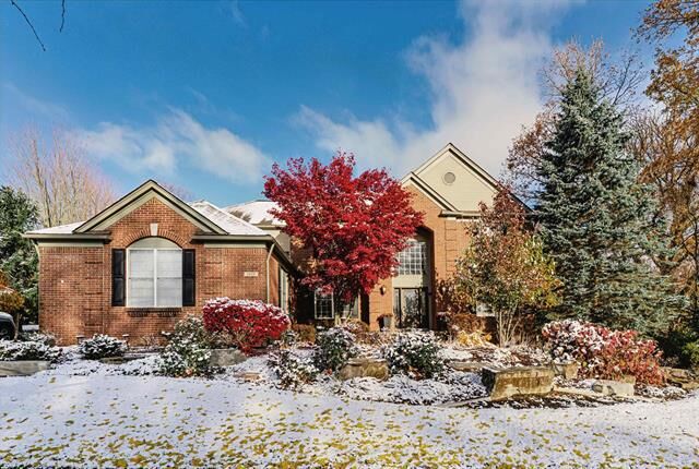 Property Photo: 1921 Catlin Drive MI 48306