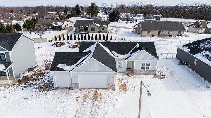Property Photo:  884 Red Hawk Drive  WI 53563 