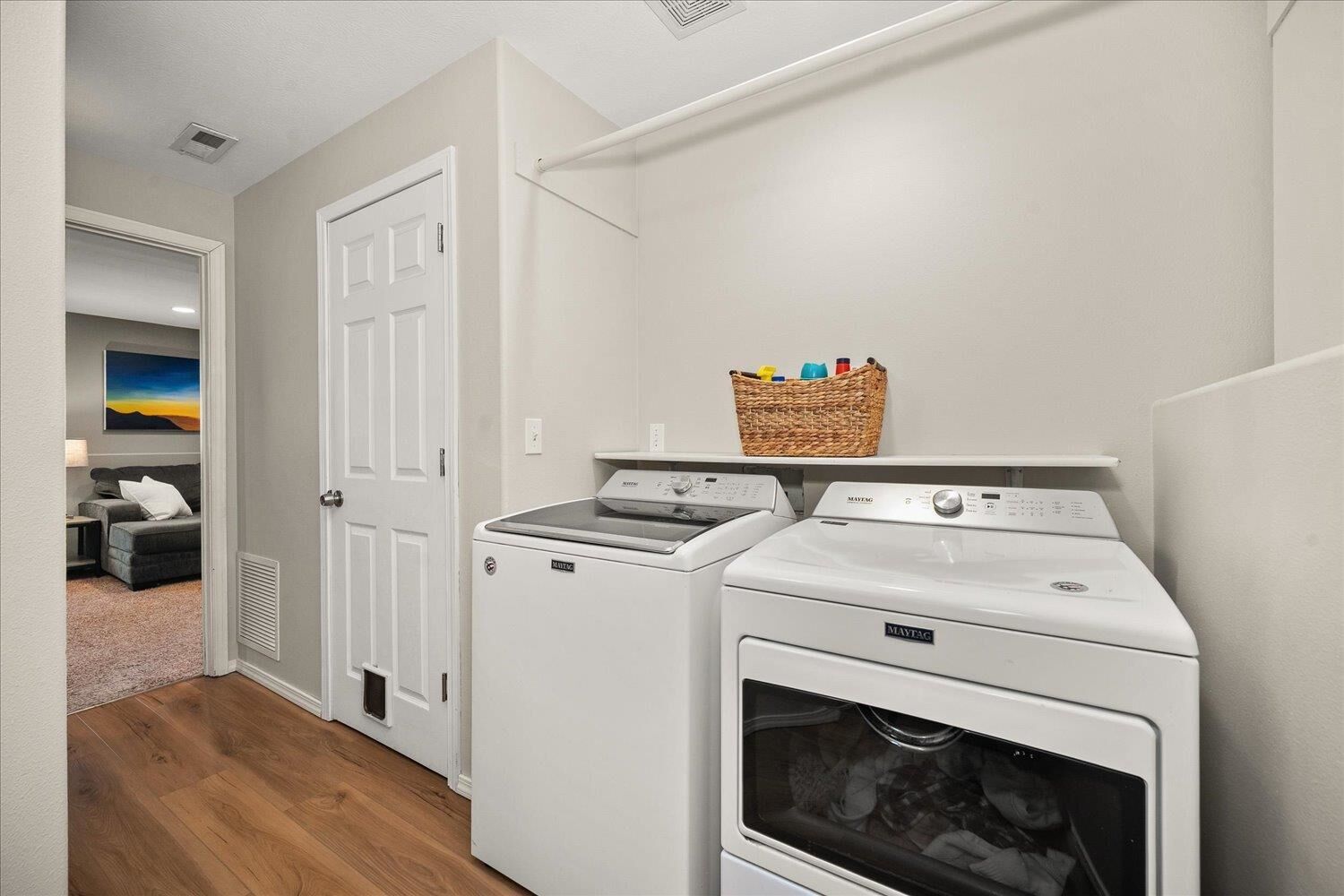 Property Photo:  1714 N Arc Rd  WA 99016 