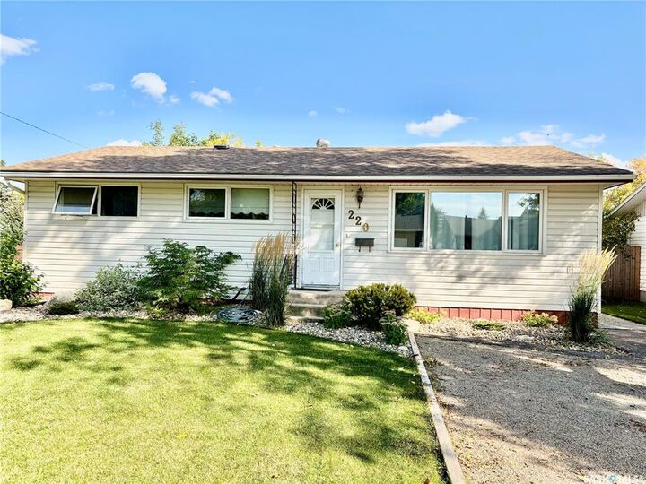 Photo de la propriété:  220 6th Street  SK S0K 2A0 