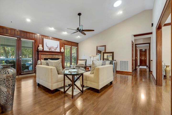 Property Photo:  6320 Loma Farm Court  FL 32309 