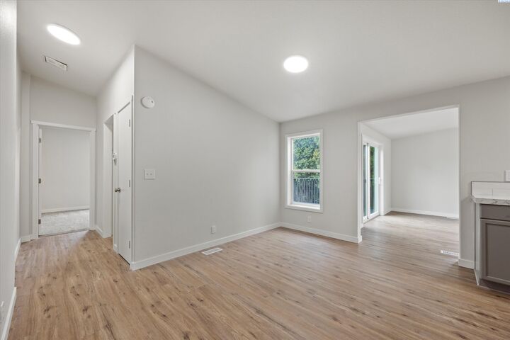 Property Photo: 302 Tumbleweed Ct WA 99353