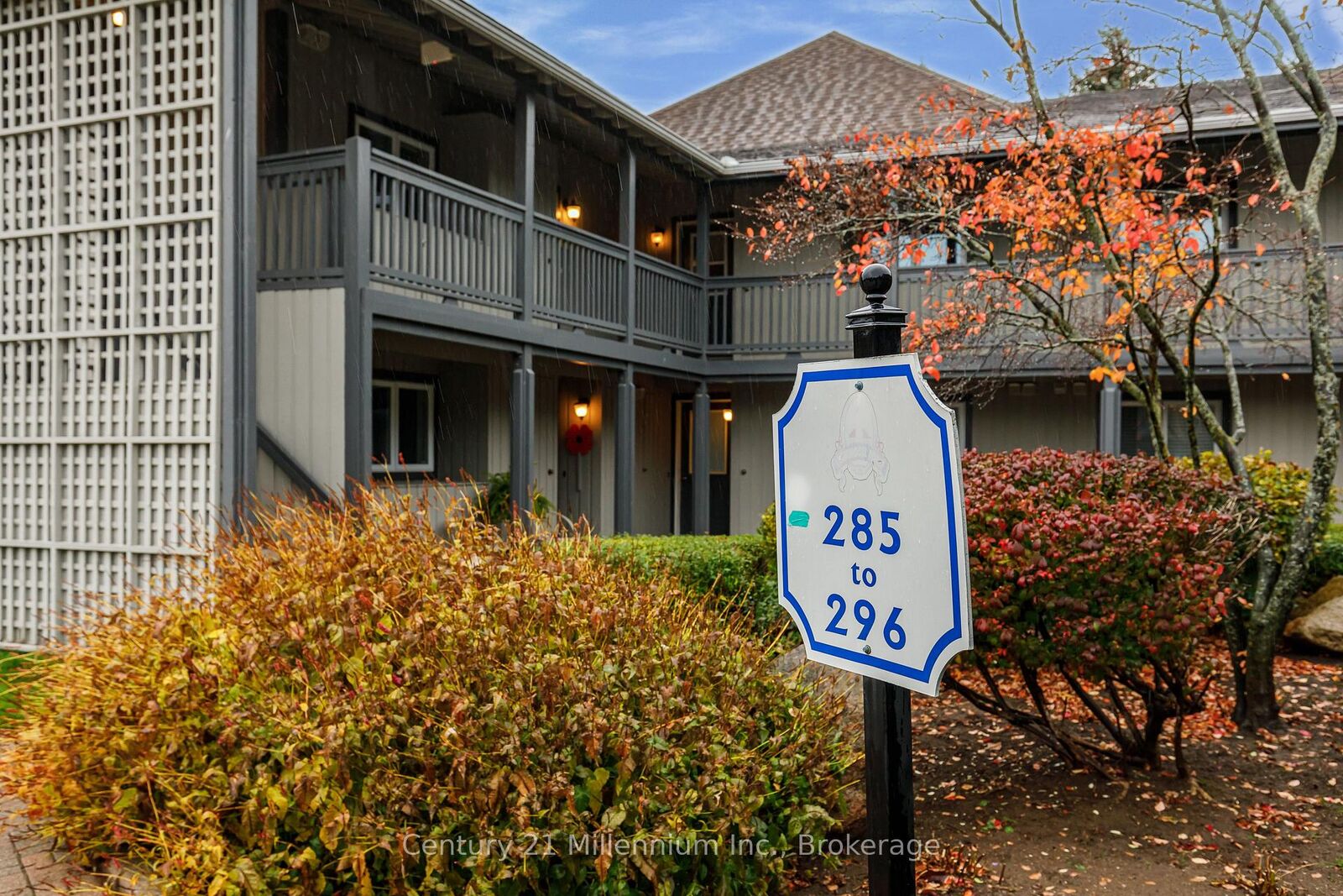 Property Photo:  293 Mariners Way 12  ON L9Y 5C7 