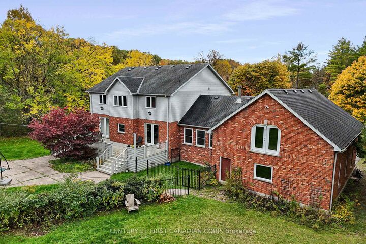 Photo de la propriété:  1738 Woodhull Road  ON N6K 4M6 