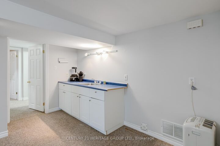 Property Photo:  302 Avenue Road Bsmt  ON L3Y 1P2 