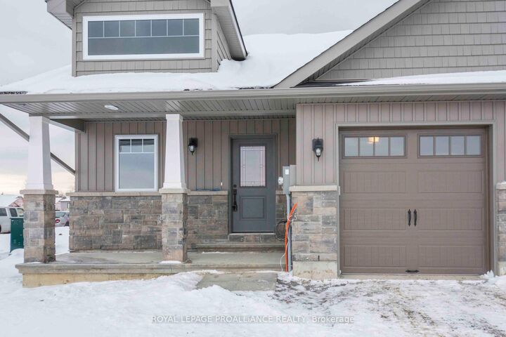 Property Photo: 117 Farrington Crescent ON K0K 2T0
