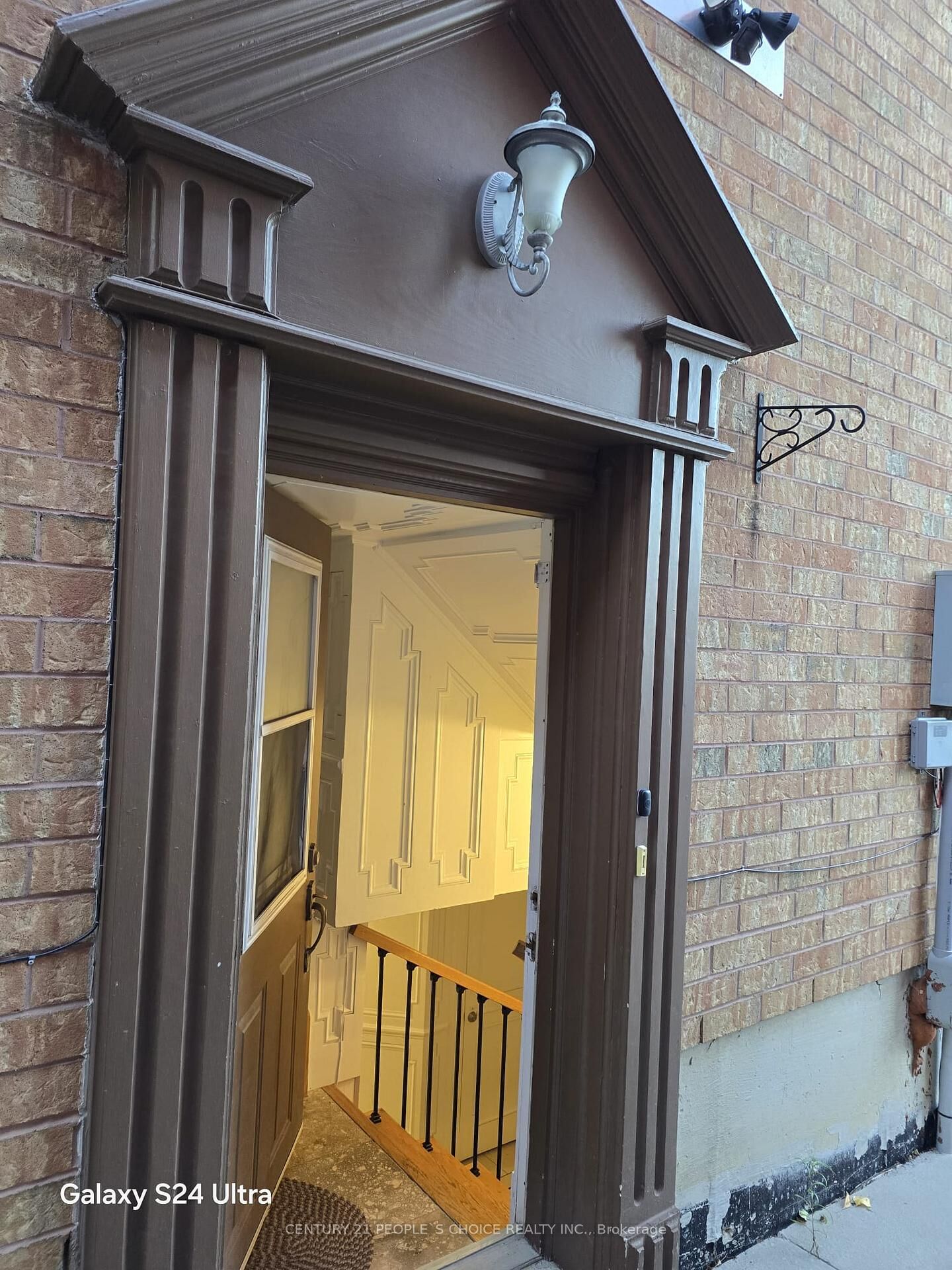 Photo de la propriété:  51 Fairmont Avenue Bsmt  ON L6A 2P1 