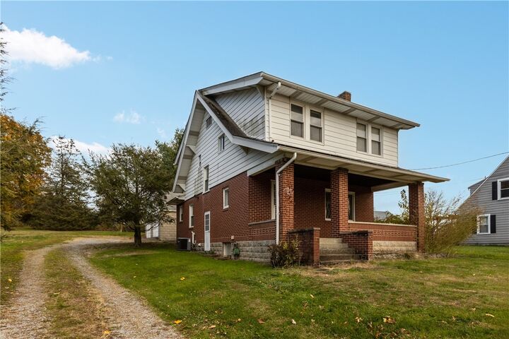 Property Photo:  2416 Nicholson Rd  PA 15143 