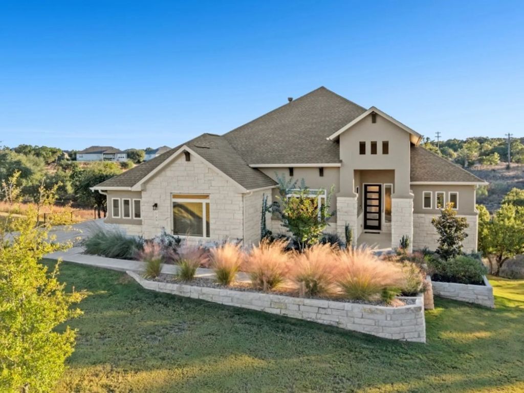 Property Photo:  68 Sierra Mosca Trail  TX 78642 