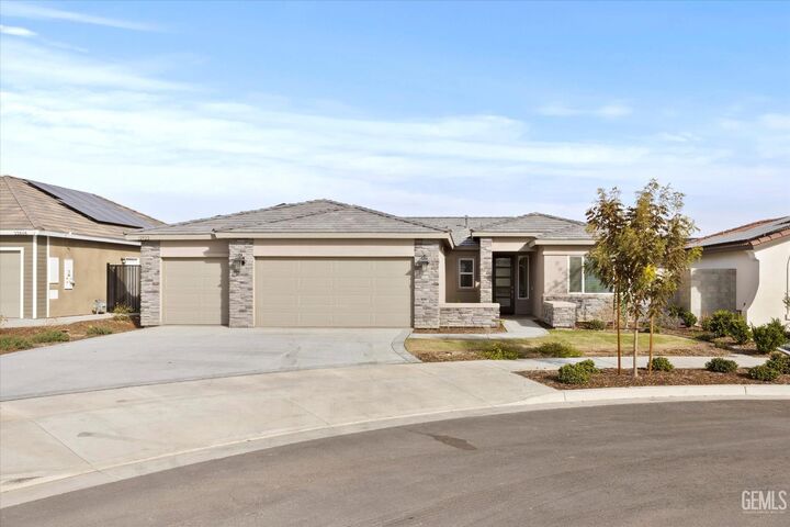 12522 Madelyn Drive  Bakersfield CA 93311 photo