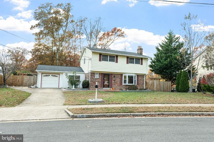 Property Photo: 6910 Ontario Street VA 22152