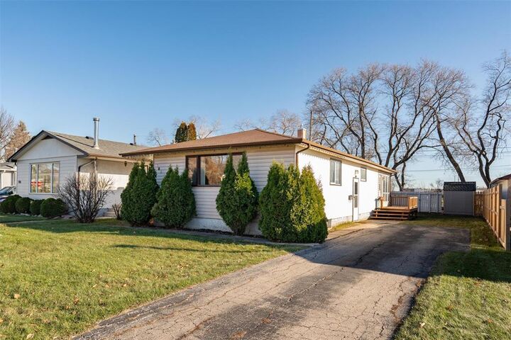184 Vryenhoek Crescent  Winnipeg MB R2G 0R2 photo