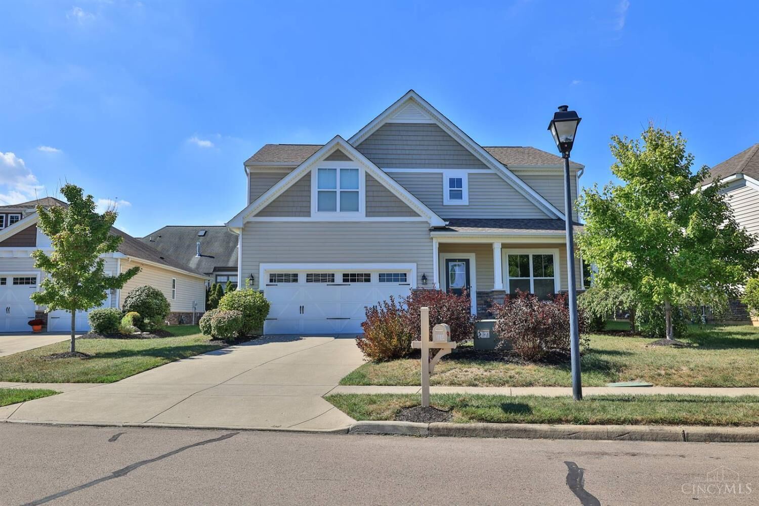 Property Photo:  1757 Woodruff Lane  OH 45215 