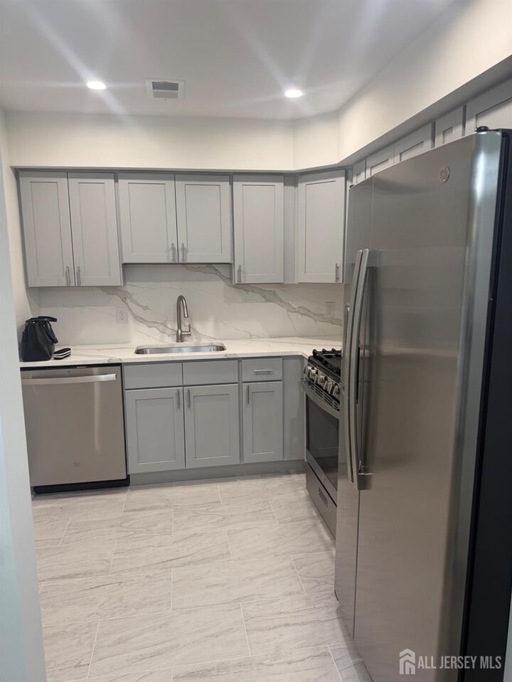 Property Photo:  1234 Waterford Drive  NJ 08817 