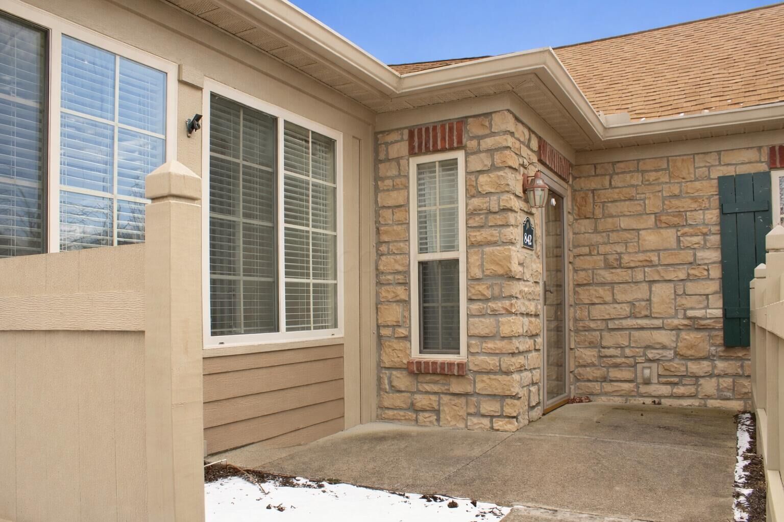 Property Photo:  842 Lambton W Circle  OH 43130 