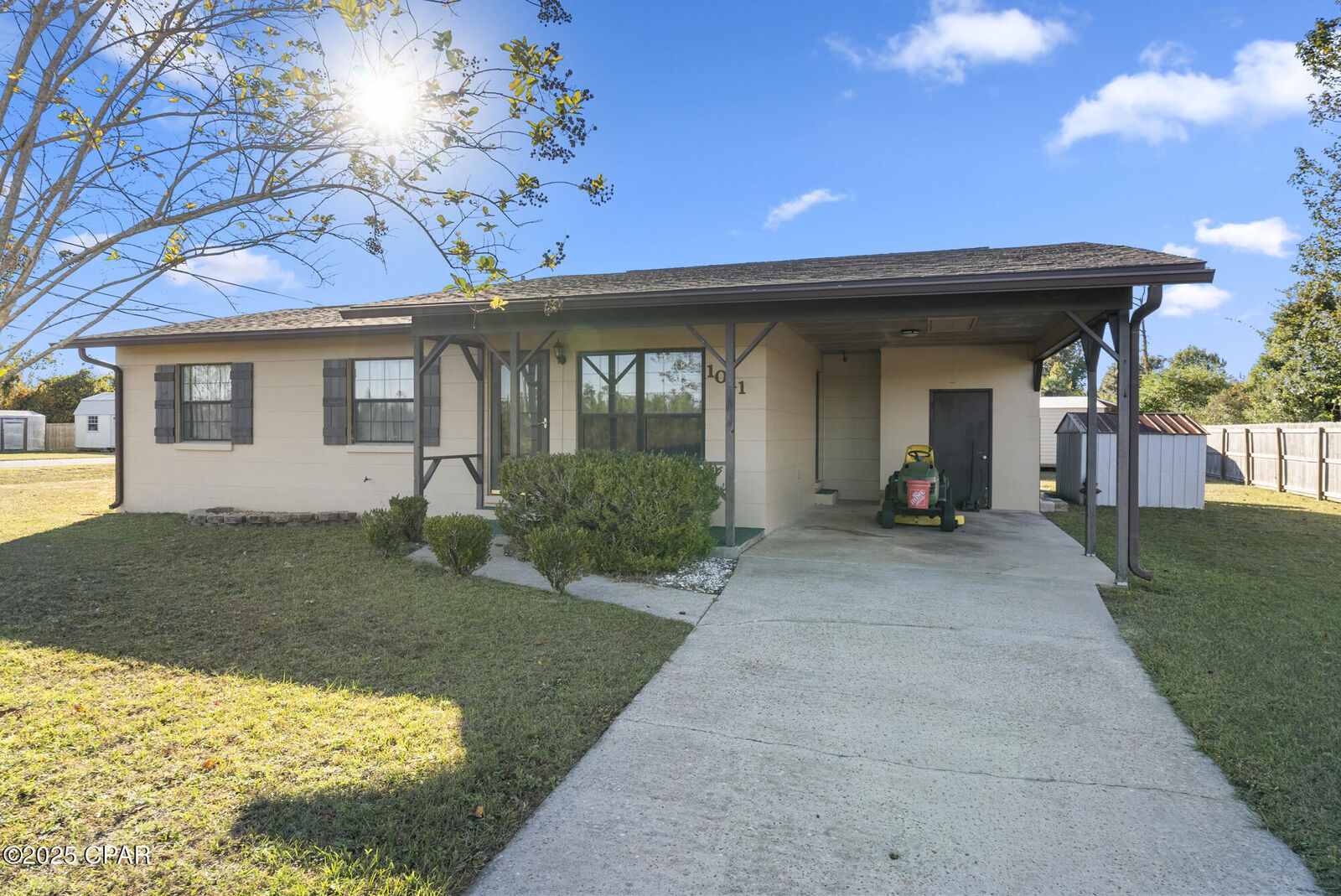 Property Photo: 1011 N Star Avenue FL 32404