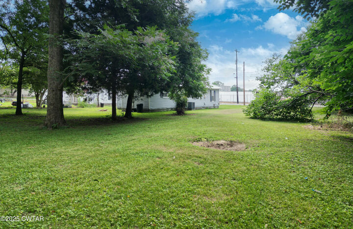 Property Photo:  1518 E Wheeler Street  TN 38024 