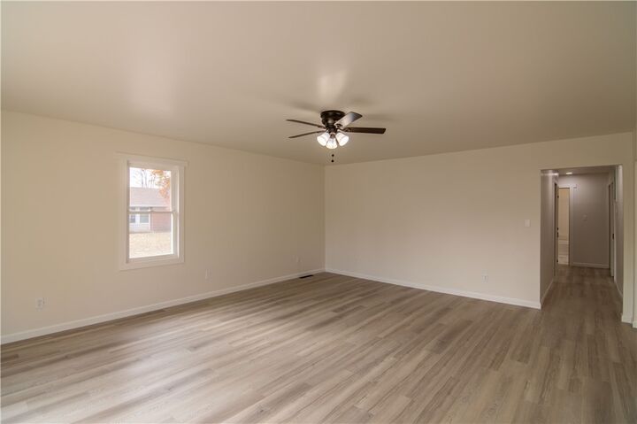 Property Photo: 309 S Park Street IL 62534