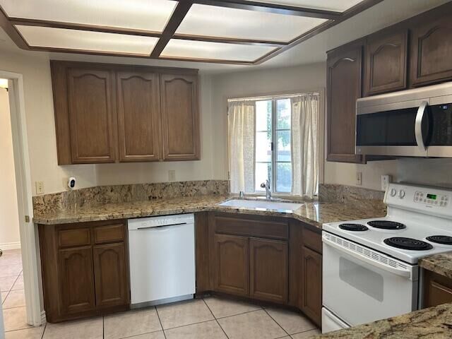 Property Photo: 77638 Cll Las Brisas W CA 92211