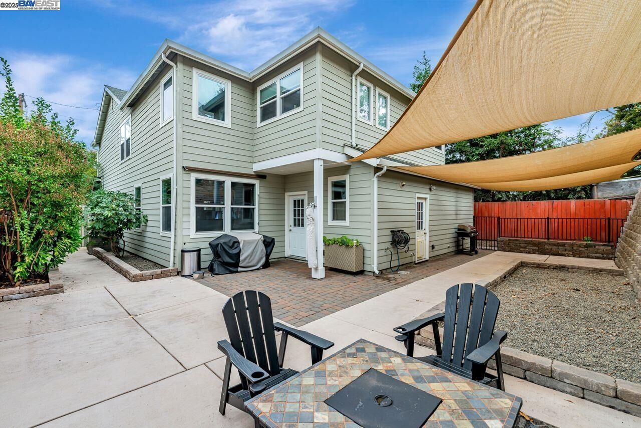 Property Photo:  1115 Vine Ave  CA 94553 