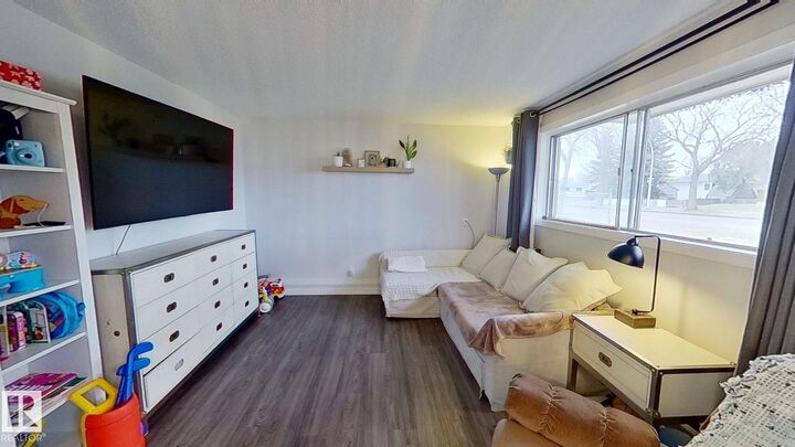 Property Photo:  15930 109 Avenue NW  AB T5P 1B7 