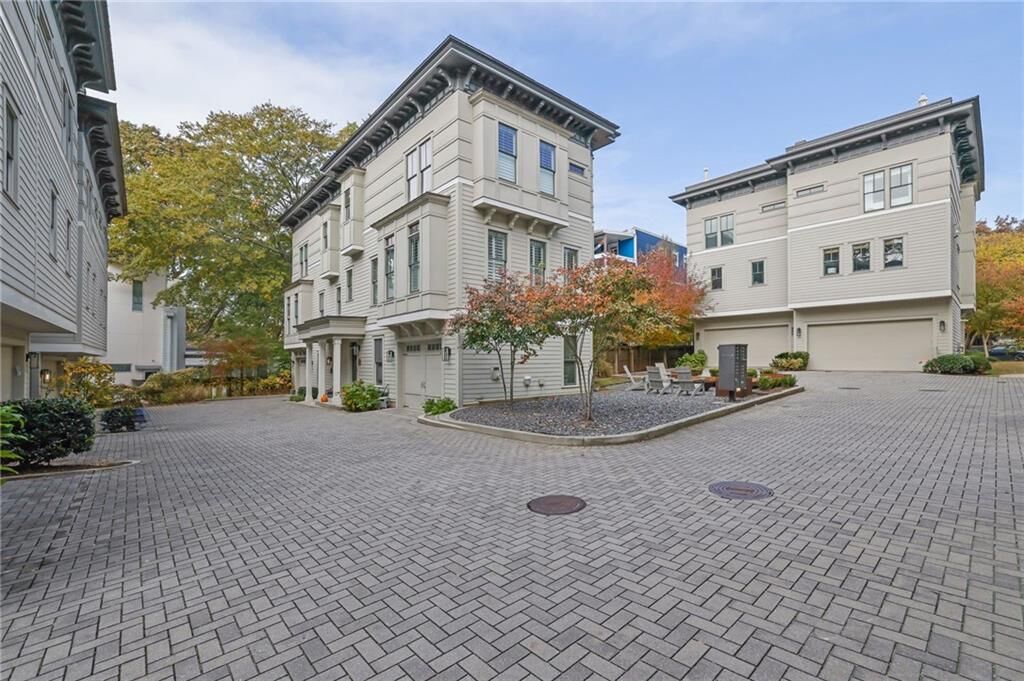 Property Photo: 151 Flat Shoals Avenue SE 14 GA 30316