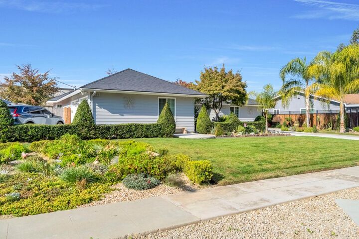 Property Photo: 6733 N Alva Avenue CA 93711