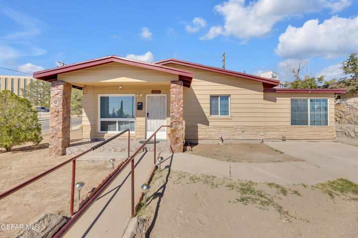 Property Photo:  1001 N Clark Drive  TX 79905 