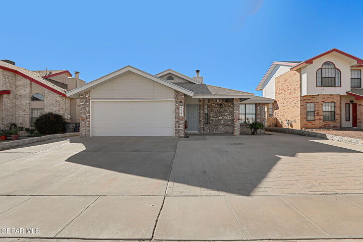 Property Photo:  4724 Loma De Cobre Drive  TX 79934 